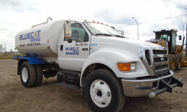 A White Color Dust Control Water Truck